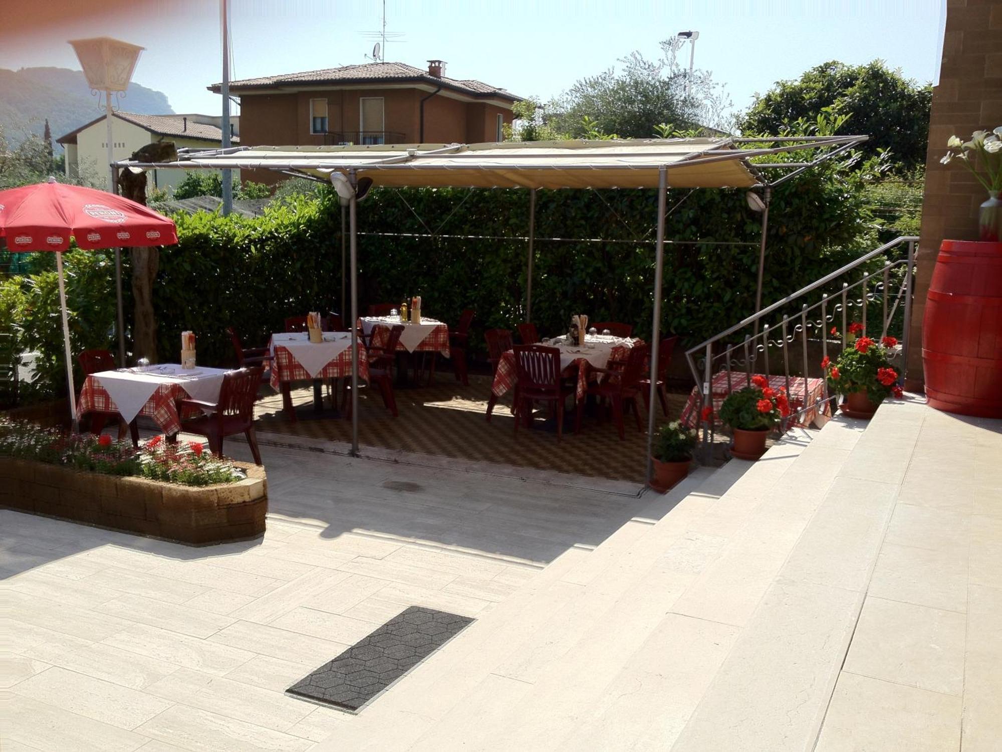 La Lanterna Hotel Garda  Buitenkant foto