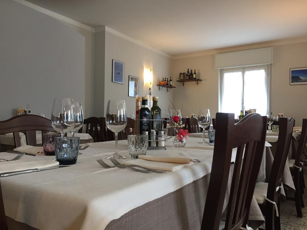 La Lanterna Hotel Garda  Buitenkant foto