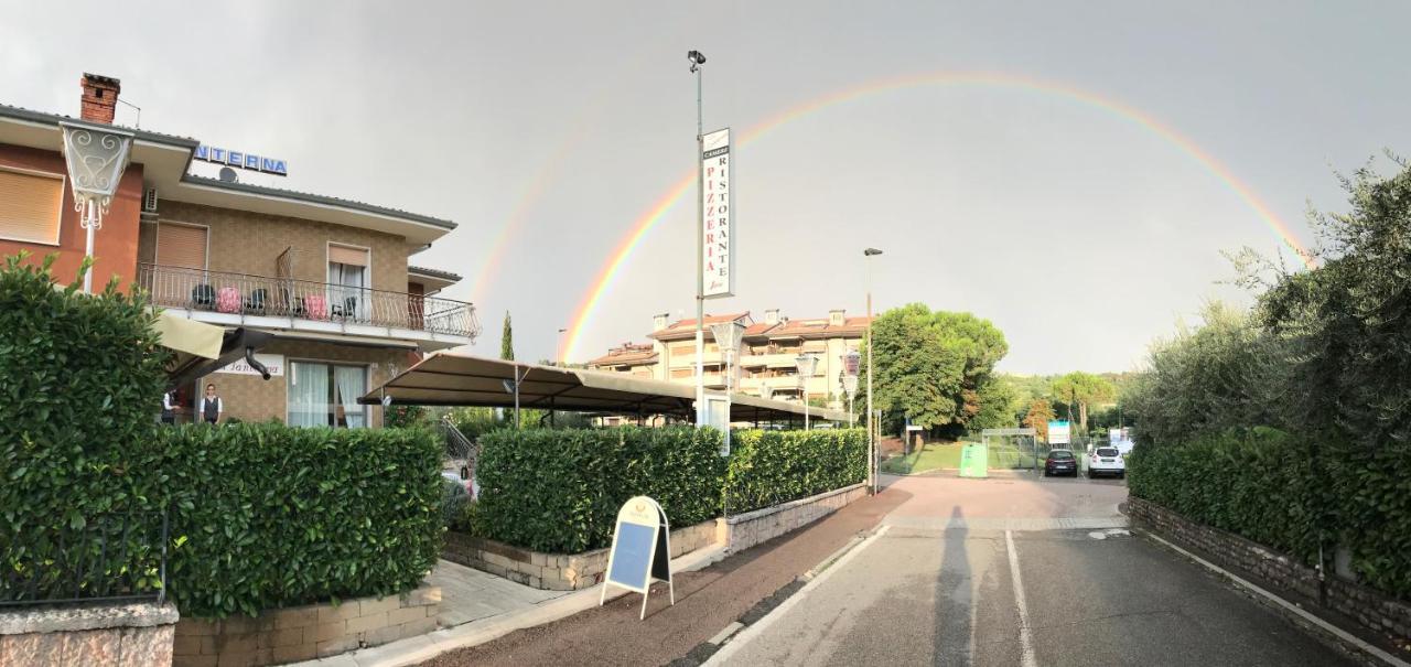 La Lanterna Hotel Garda  Buitenkant foto