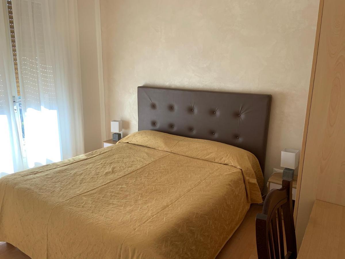 La Lanterna Hotel Garda  Buitenkant foto