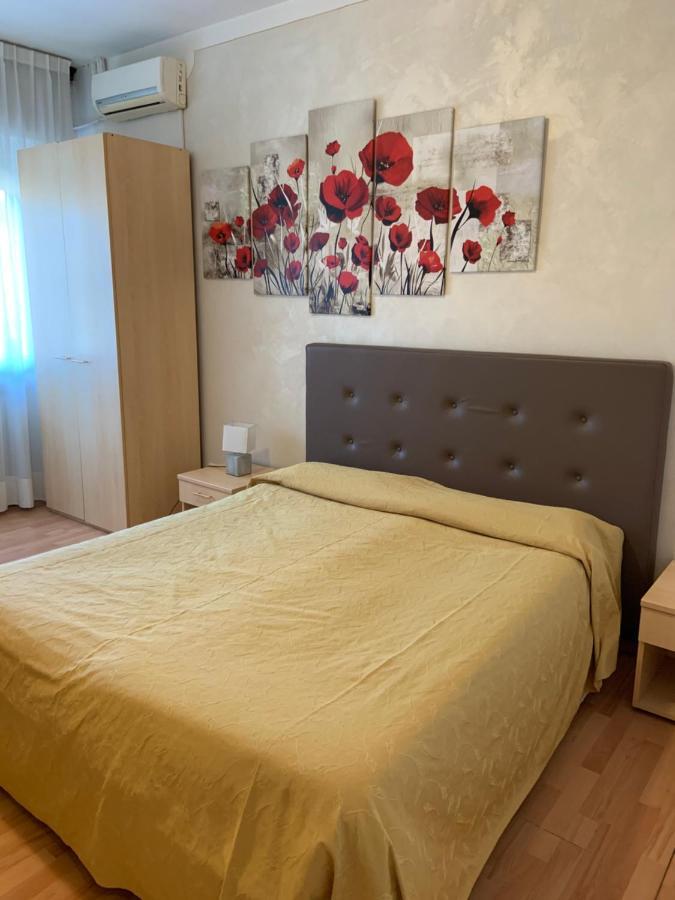 La Lanterna Hotel Garda  Buitenkant foto