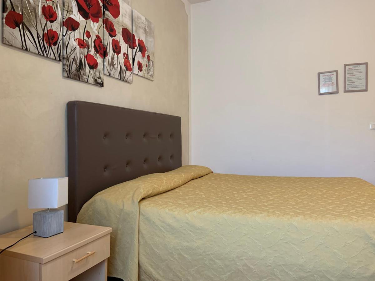 La Lanterna Hotel Garda  Buitenkant foto
